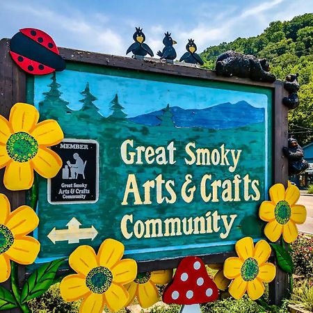 Views 1Br15Bath Pet-Friendly With Hot Tub & Bbq Pigeon Forge Exterior photo